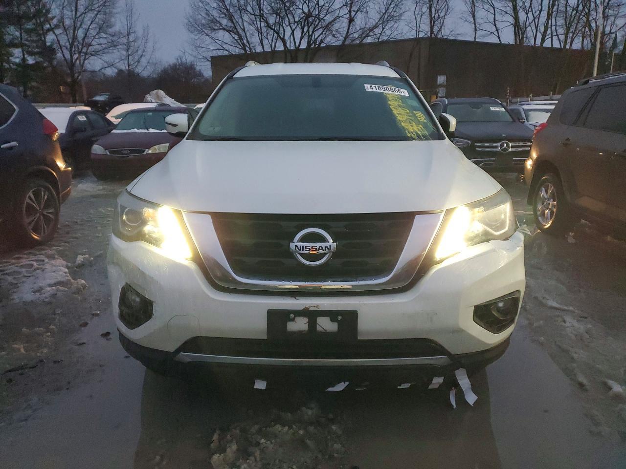 2017 NISSAN PATHFINDER