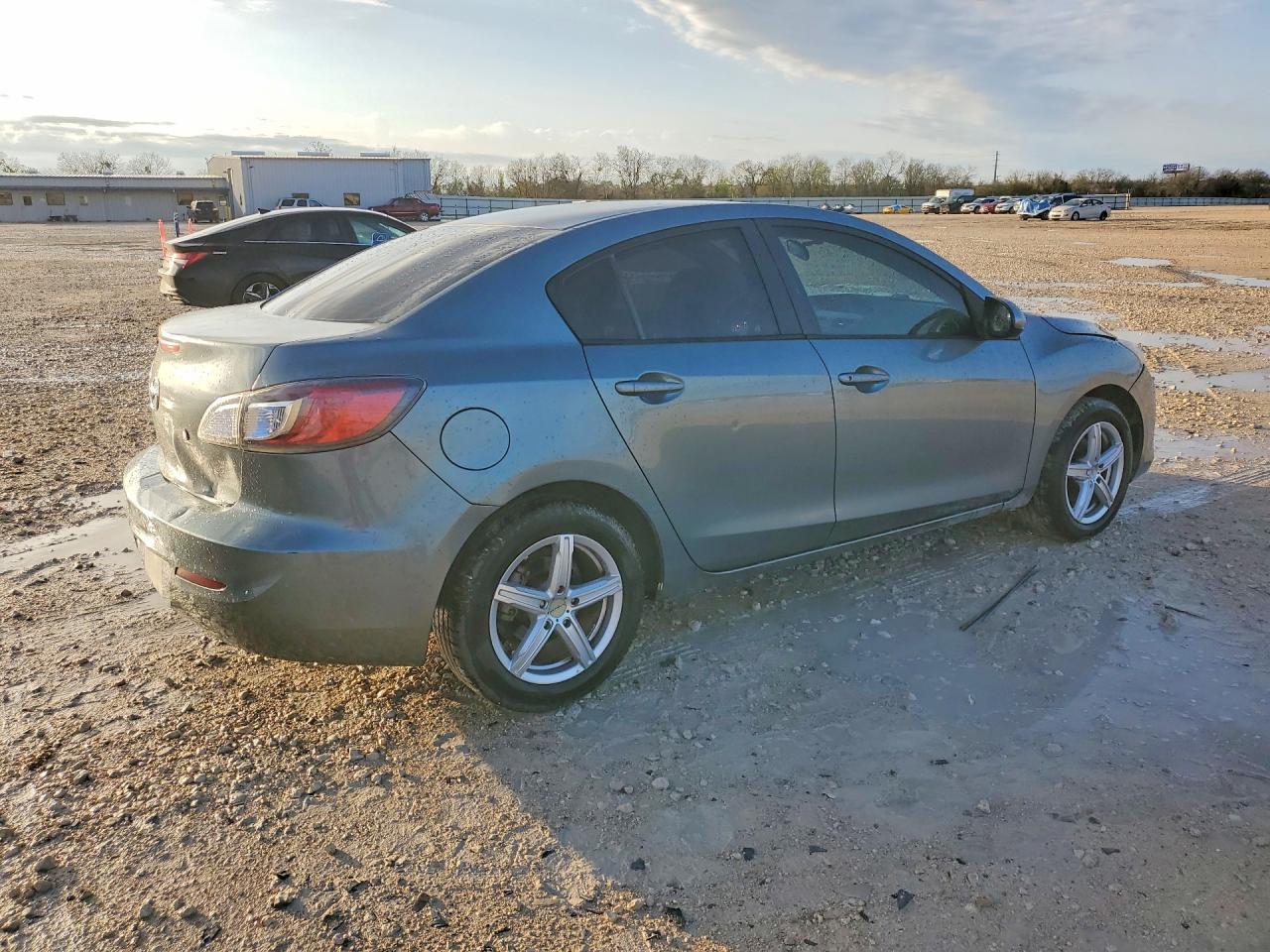 2013 MAZDA 3