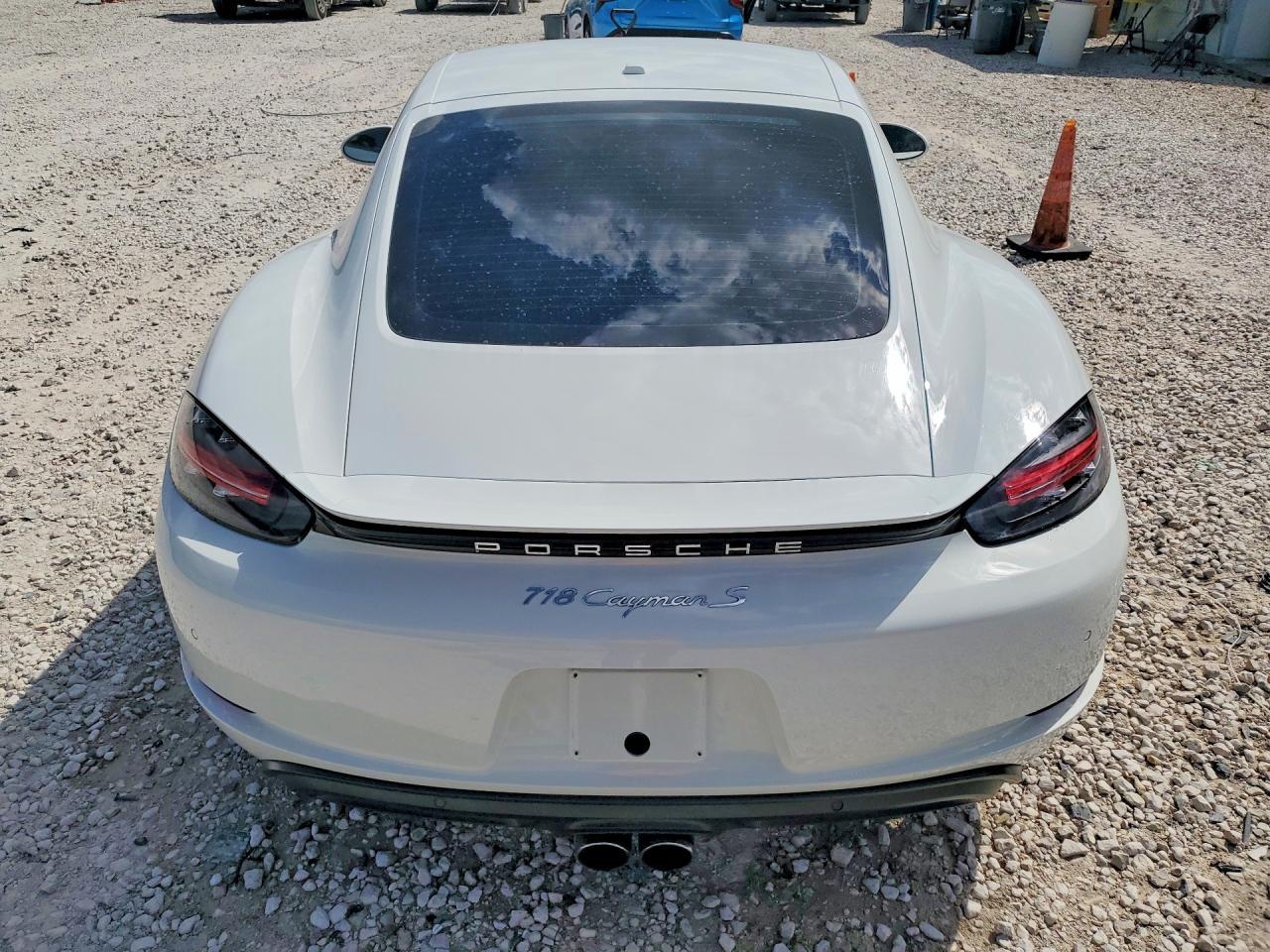 2018 PORSCHE Cayman