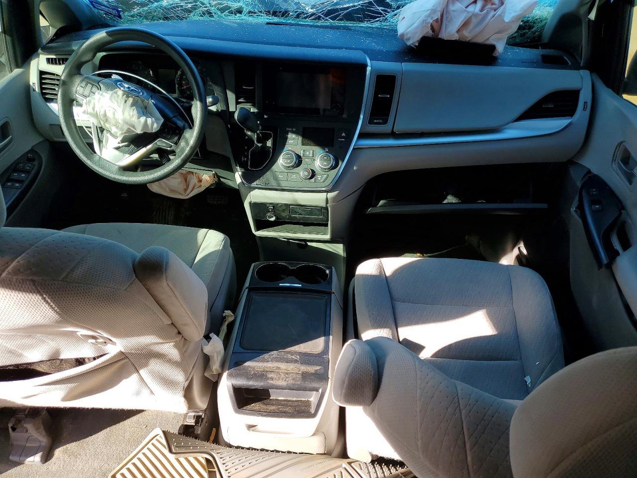 2015 TOYOTA SIENNA