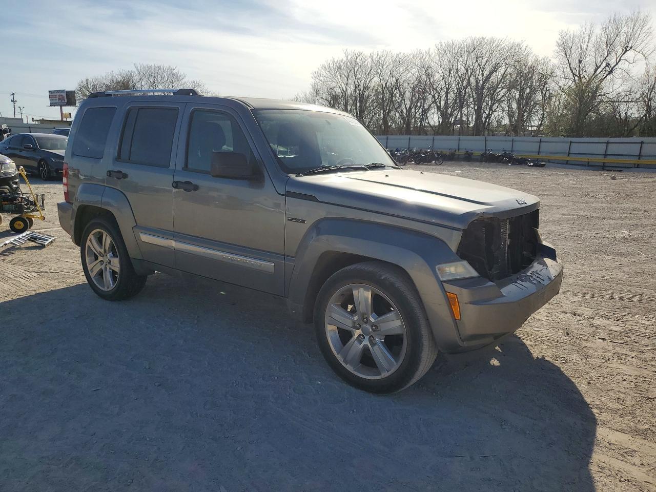 2012 JEEP Liberty