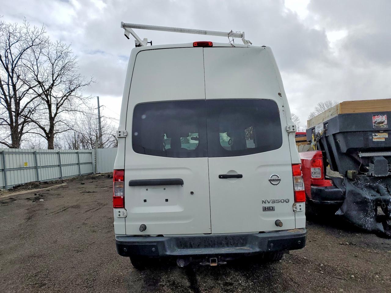 2016 NISSAN NV3500