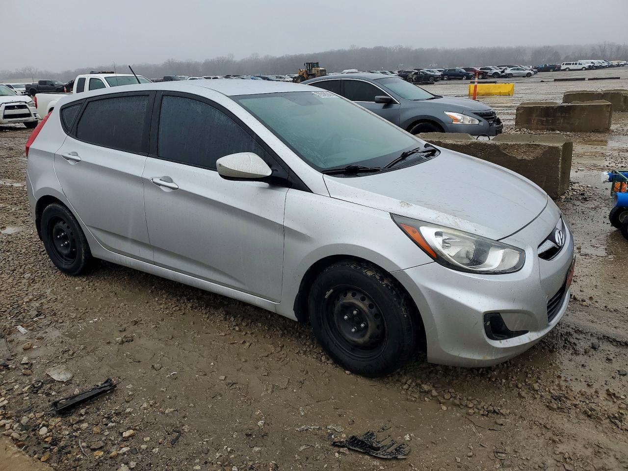 2013 HYUNDAI ACCENT