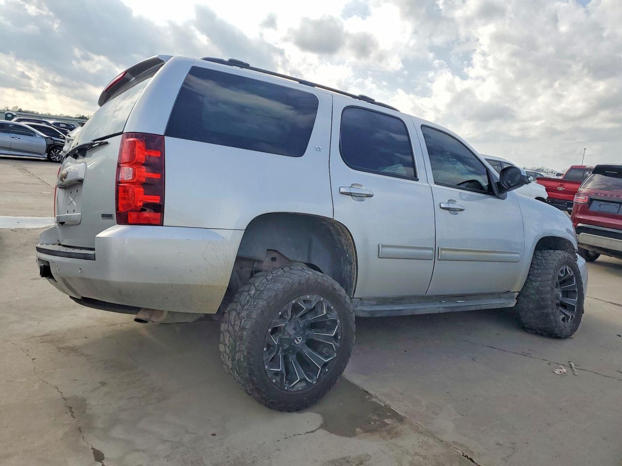 2011 CHEVROLET Tahoe