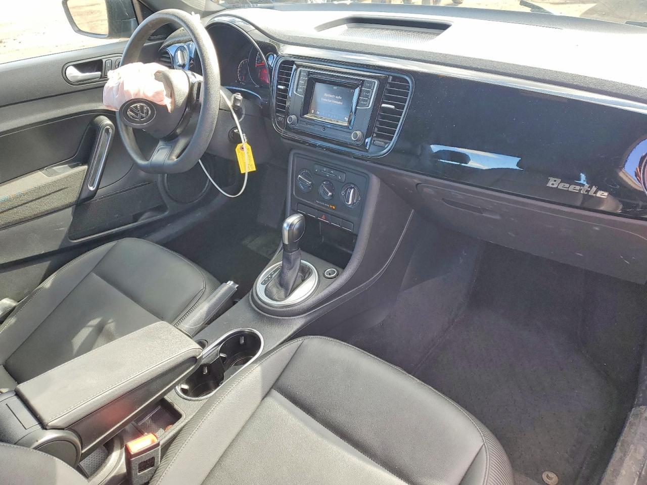 2016 VOLKSWAGEN Beetle