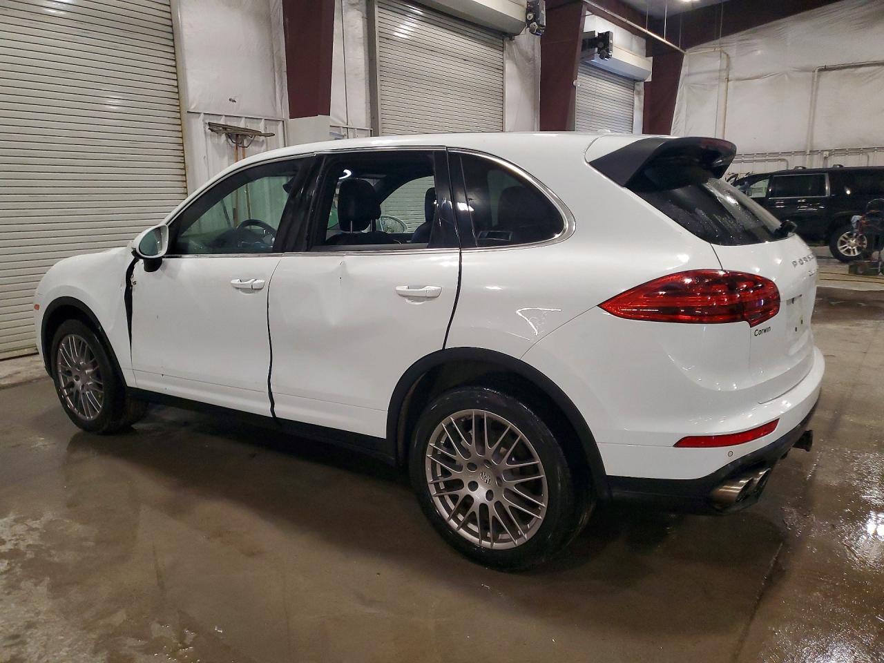 2015 PORSCHE CAYENNE
