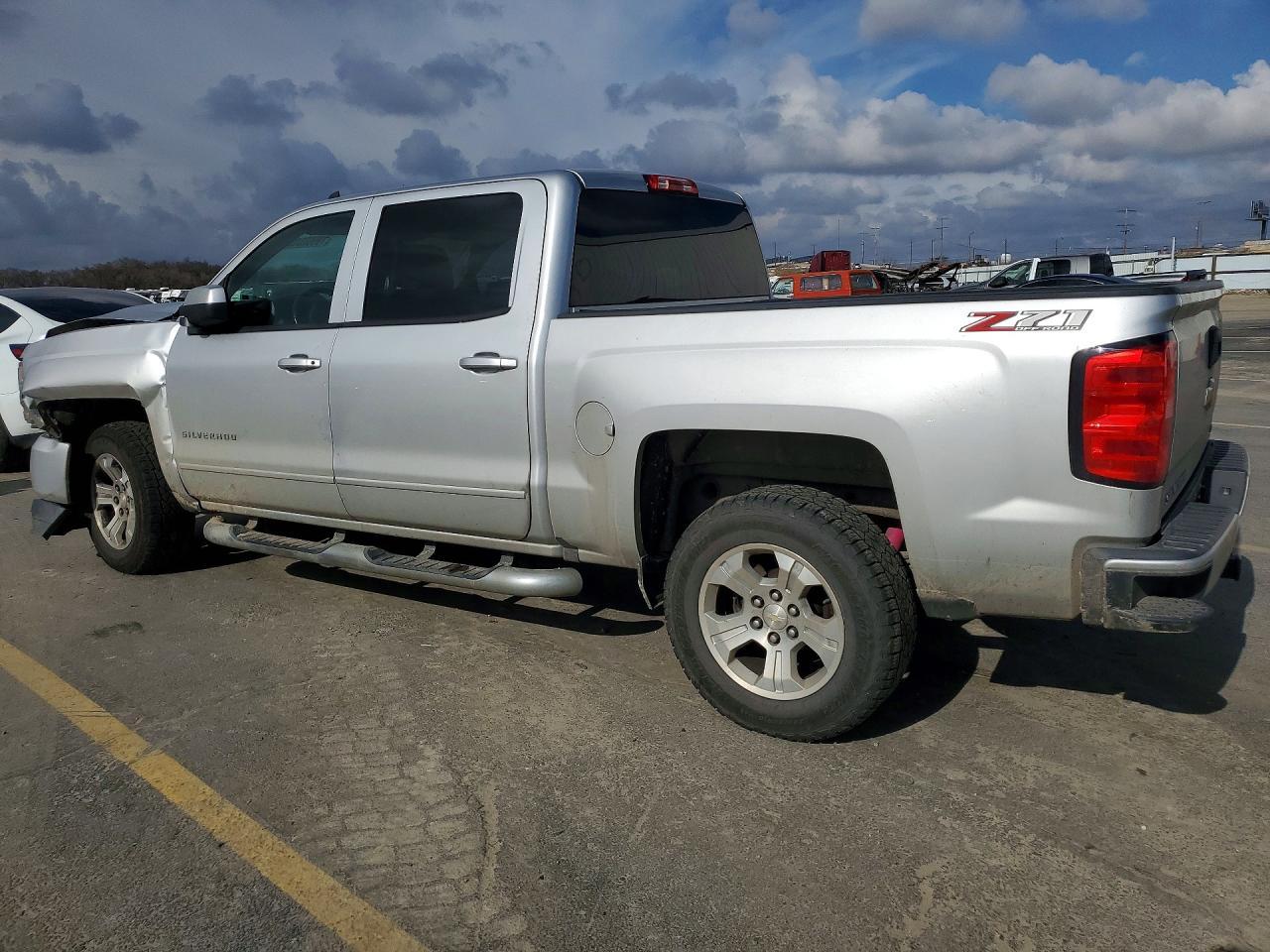 2018 CHEVROLET Silverado