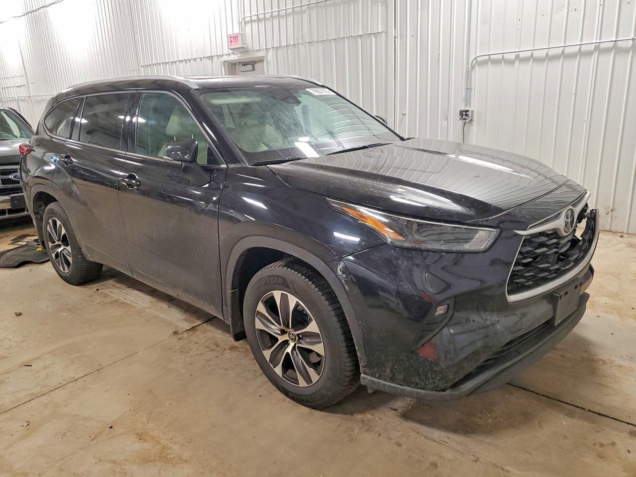 2022 TOYOTA HIGHLANDER