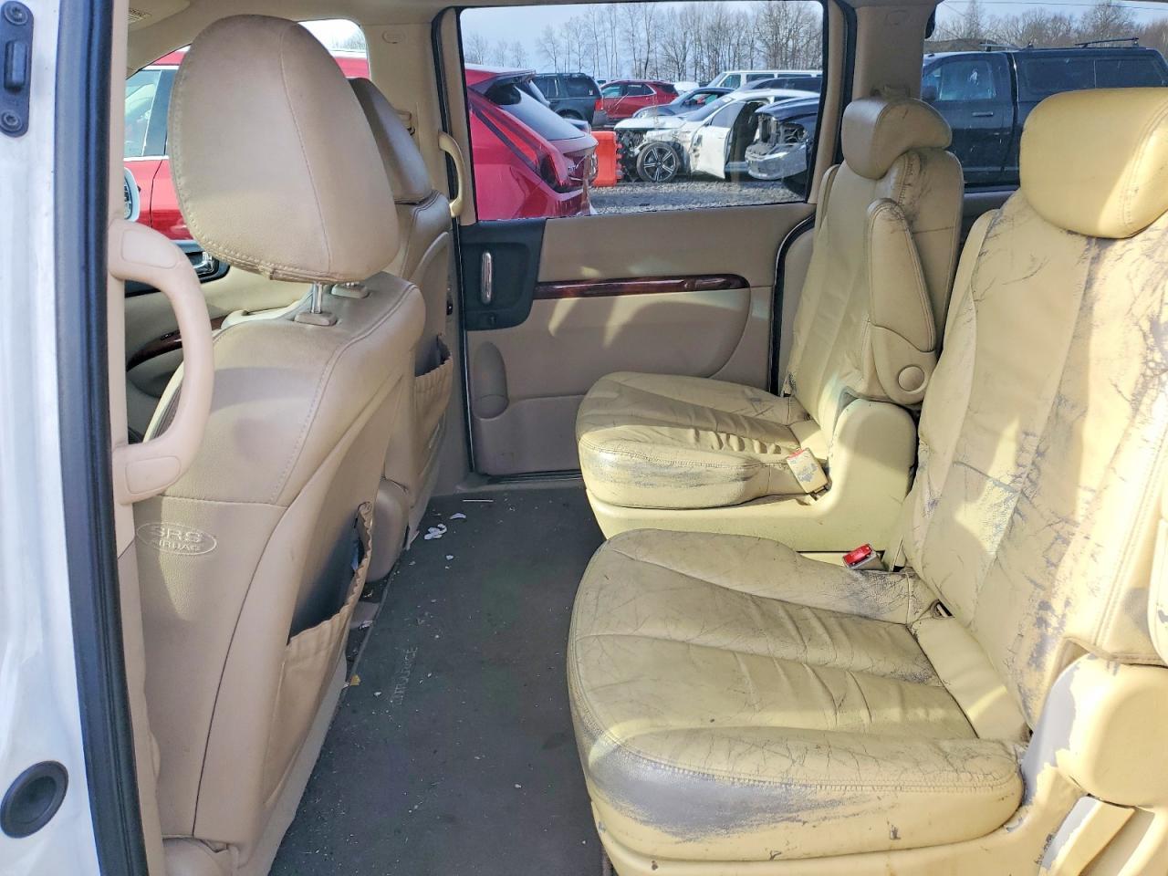 2008 HYUNDAI Entourage