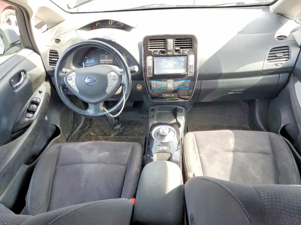 2015 NISSAN LEAF