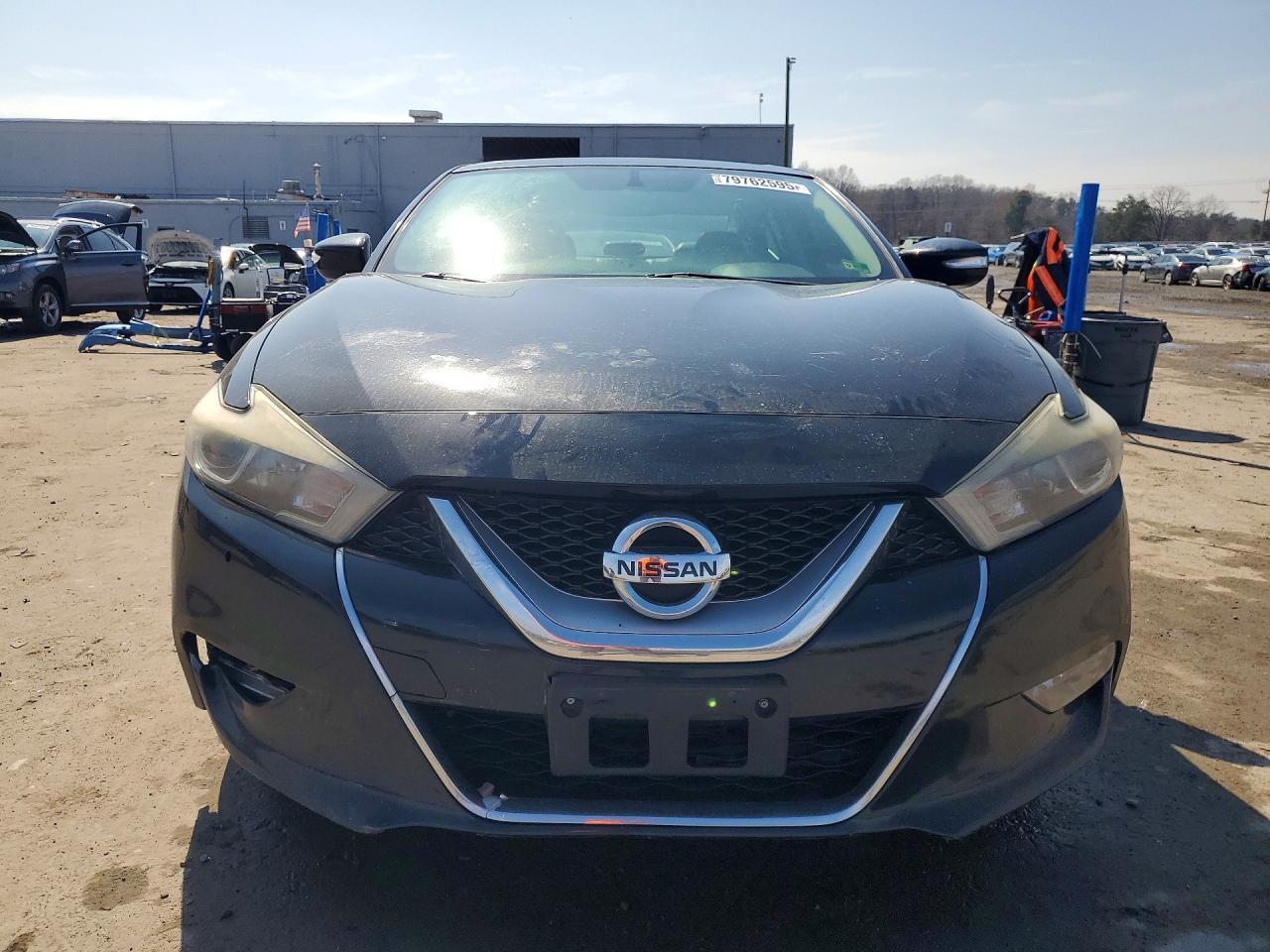 2017 NISSAN Maxima