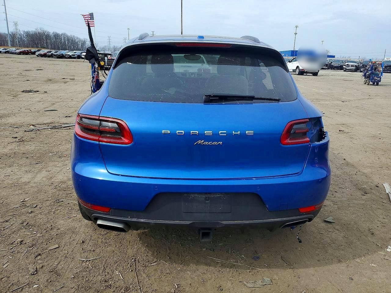 2017 PORSCHE Macan
