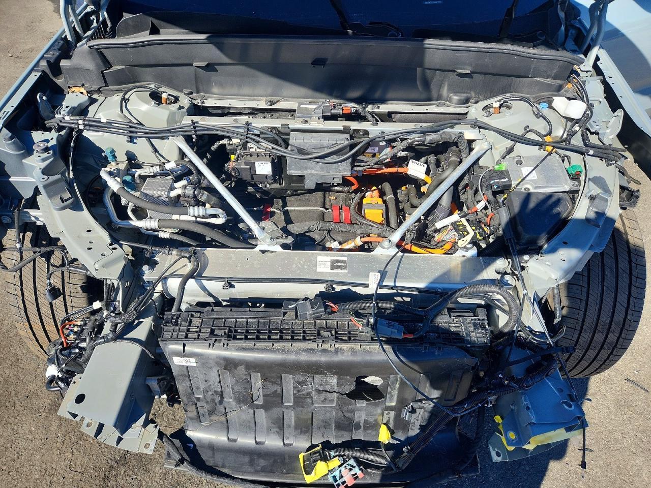2025 VOLVO Ex90