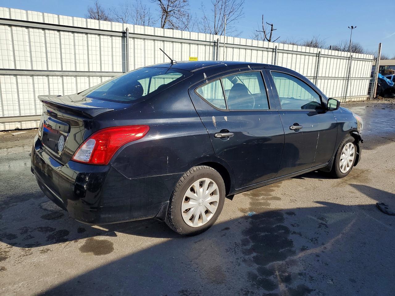 2017 NISSAN VERSA