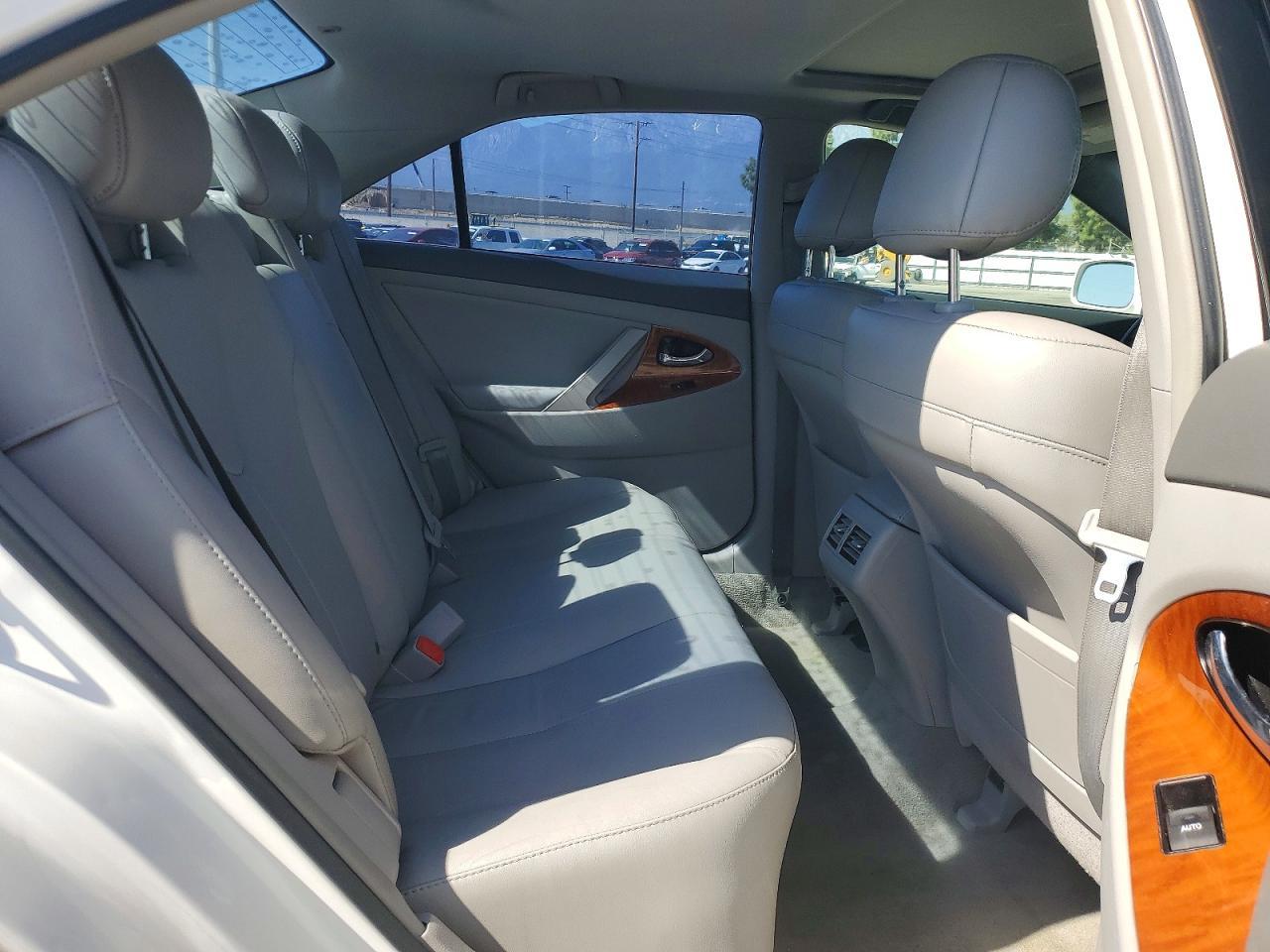 2011 TOYOTA CAMRY