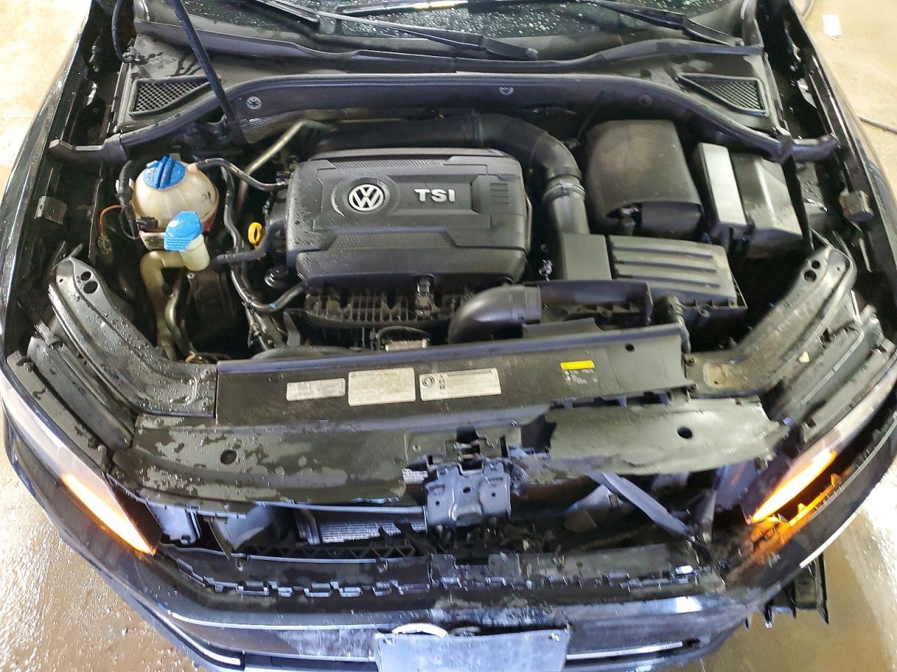 2016 VOLKSWAGEN Passat