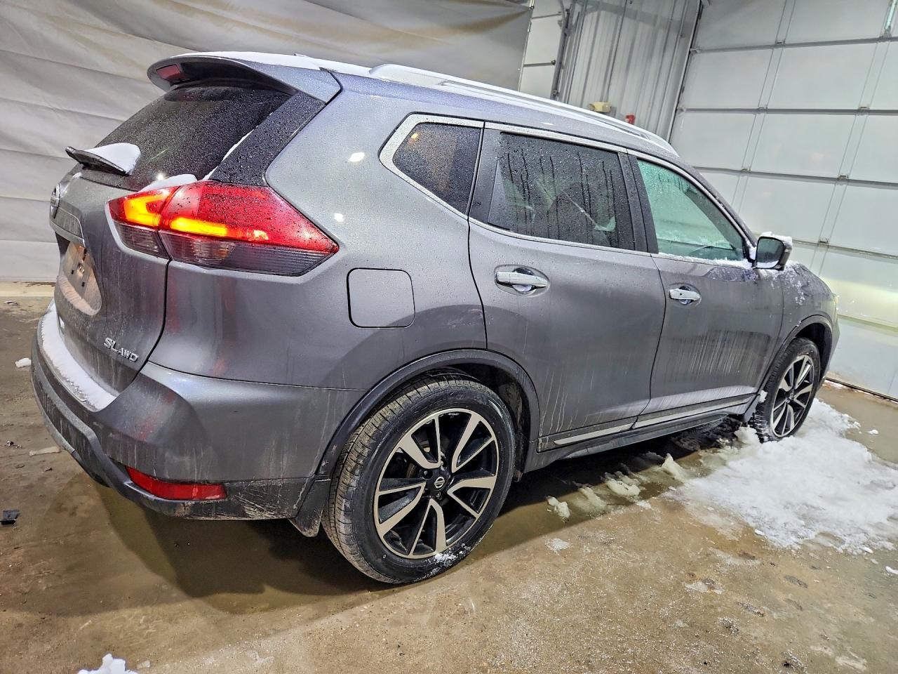 2017 NISSAN ROGUE