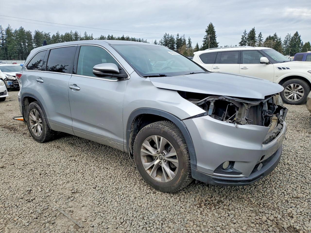 2016 TOYOTA HIGHLANDER