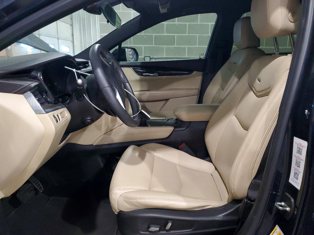 2017 CADILLAC XT5