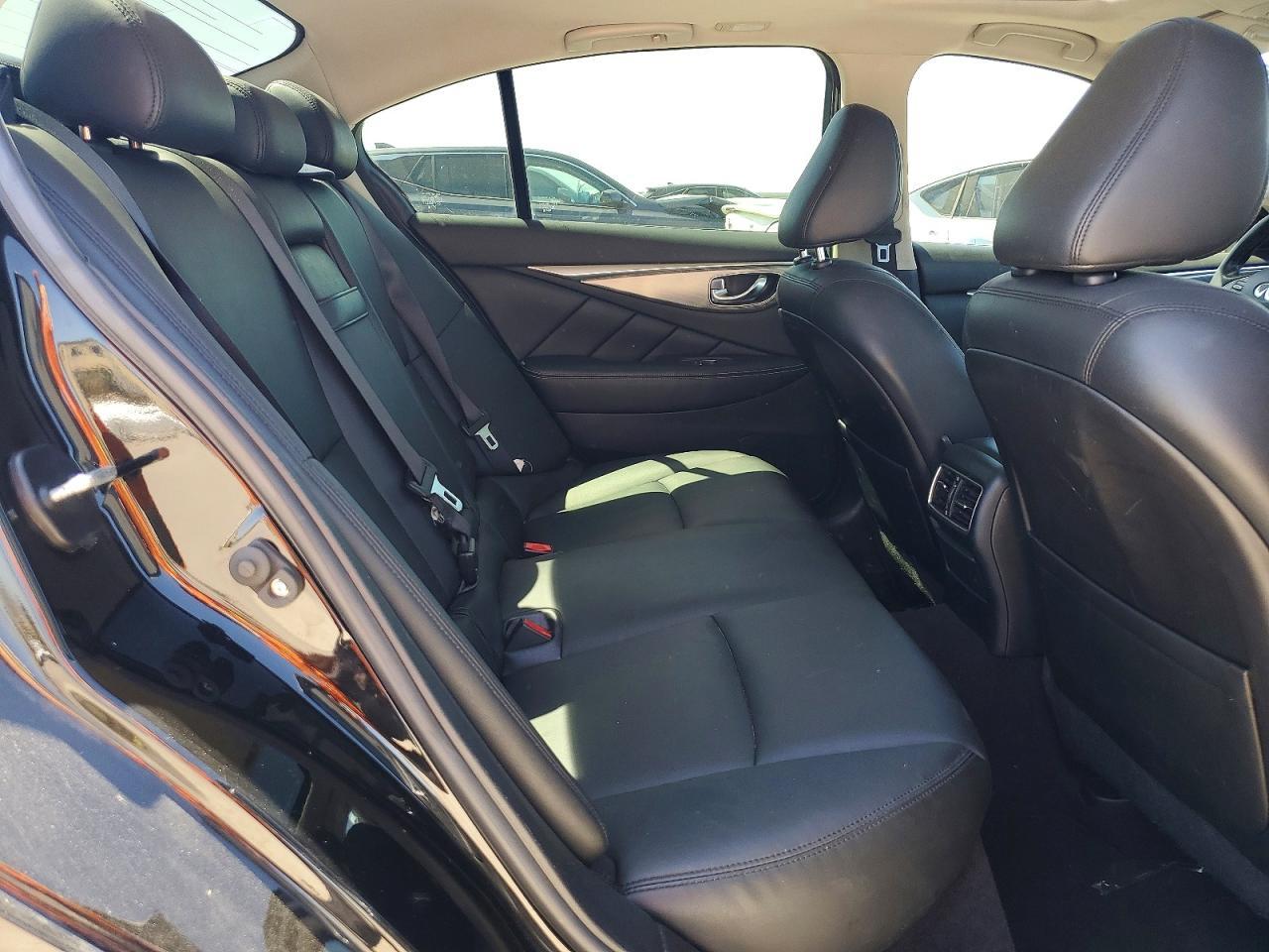 2017 INFINITI Q50