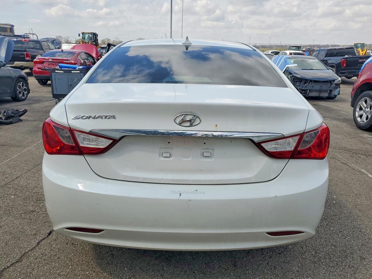 2013 HYUNDAI SONATA