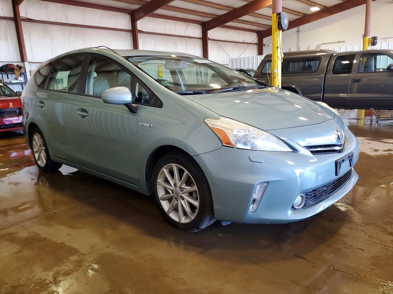 2013 TOYOTA PRIUS V