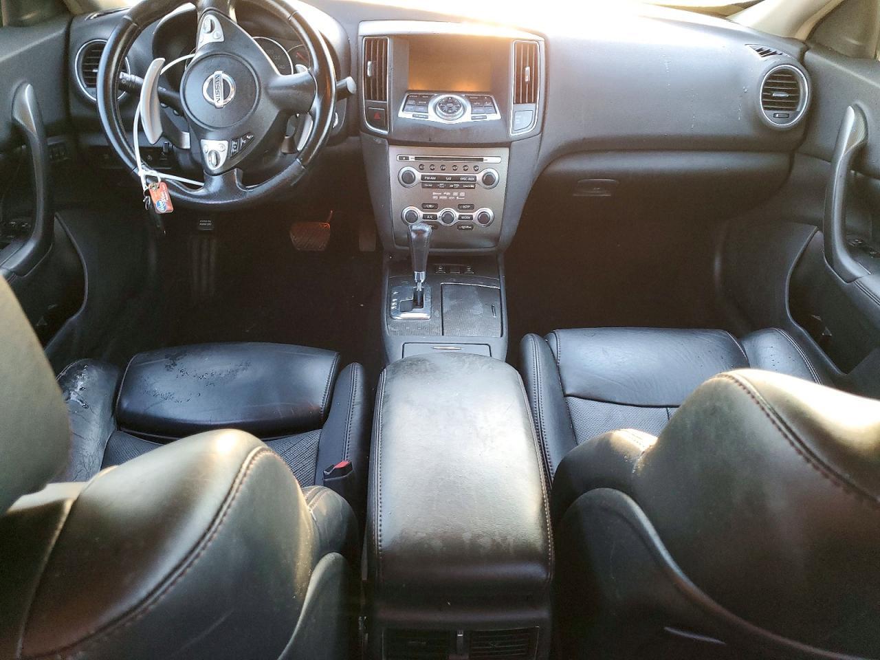 2010 NISSAN Maxima
