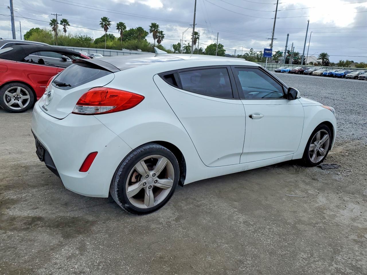 2013 HYUNDAI VELOSTER