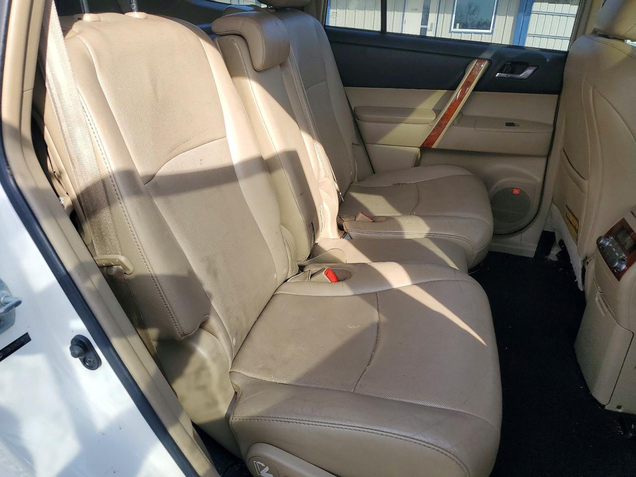 2013 TOYOTA HIGHLANDER
