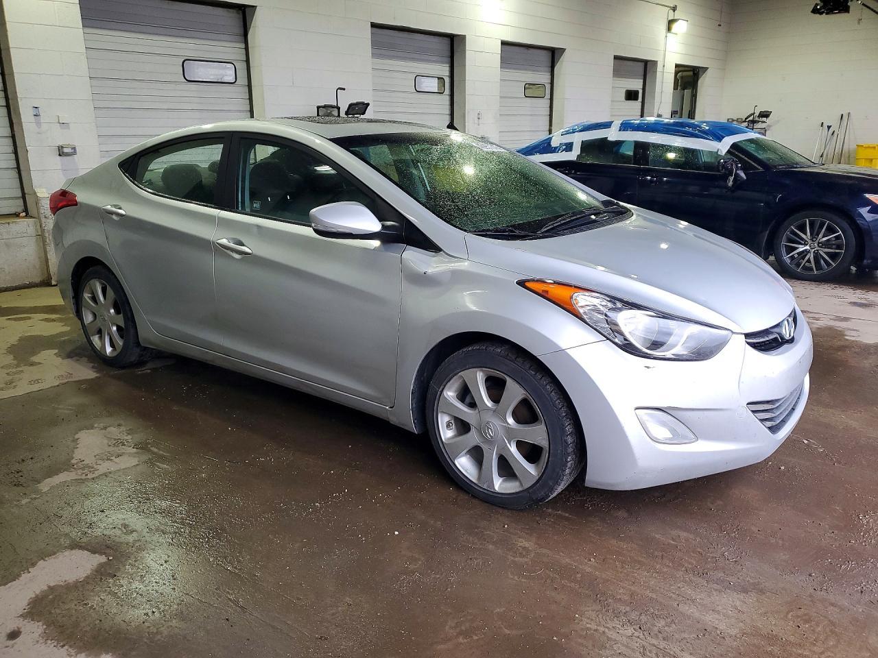 2011 HYUNDAI ELANTRA