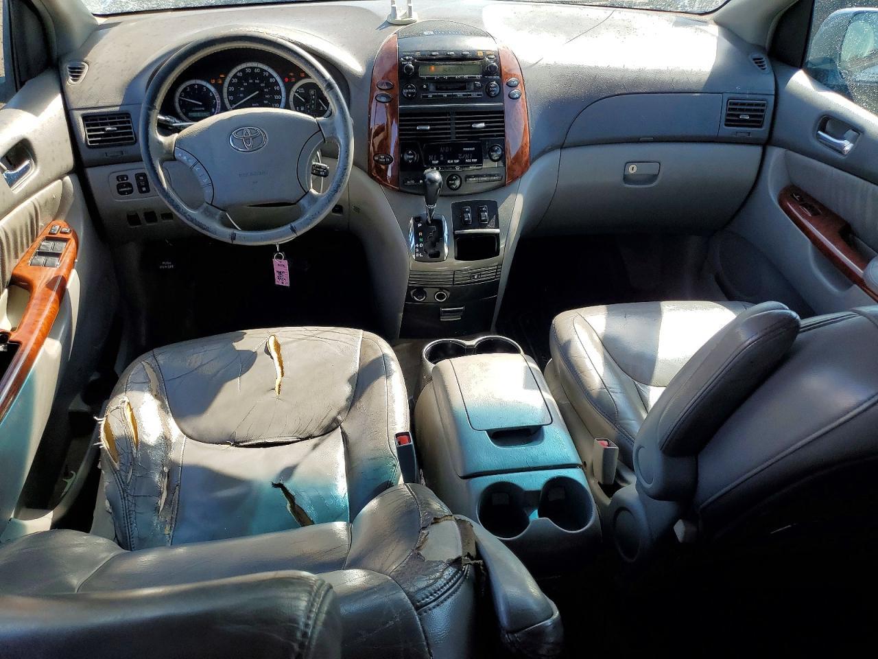 2004 TOYOTA SIENNA