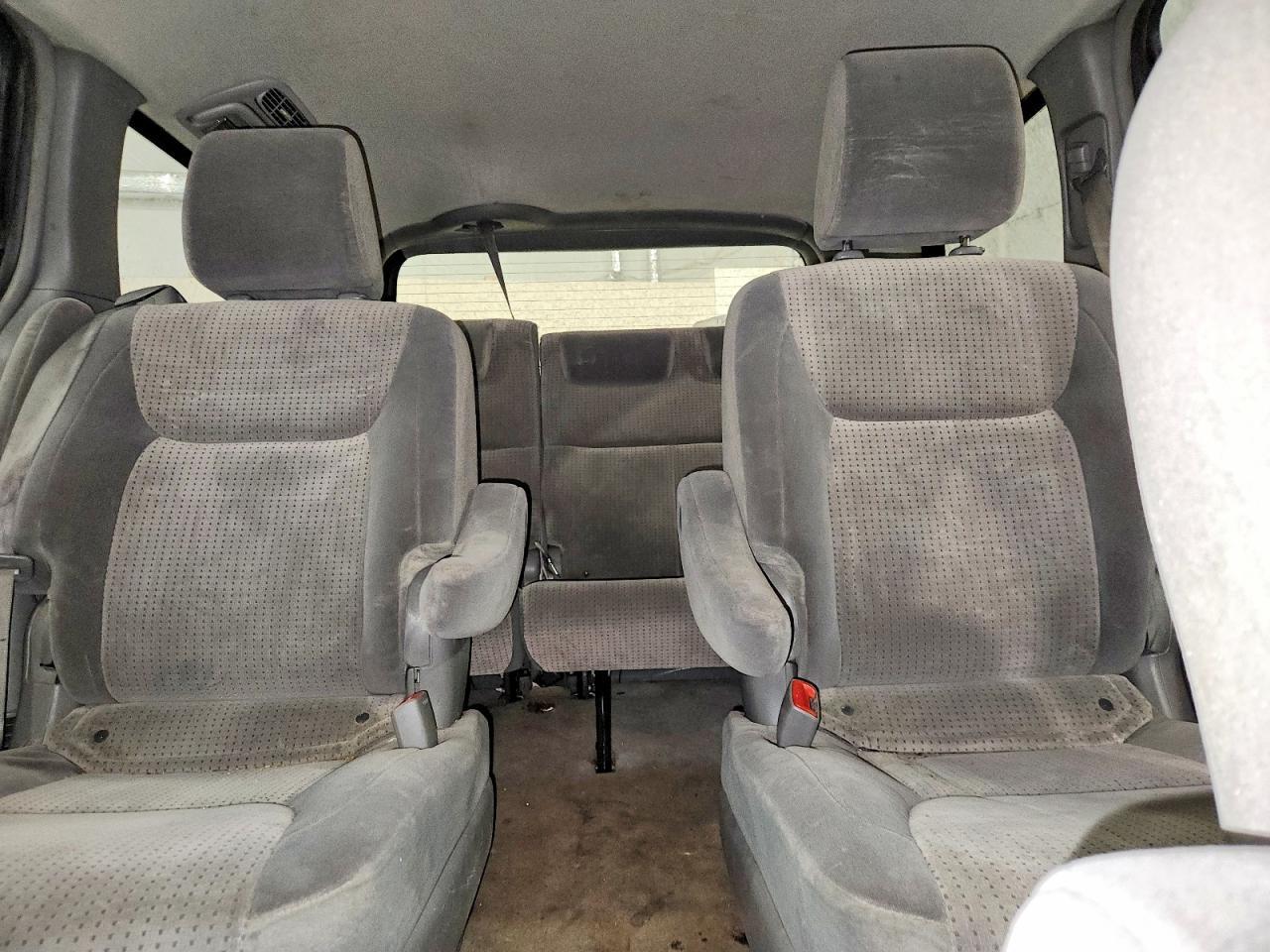 2010 TOYOTA SIENNA