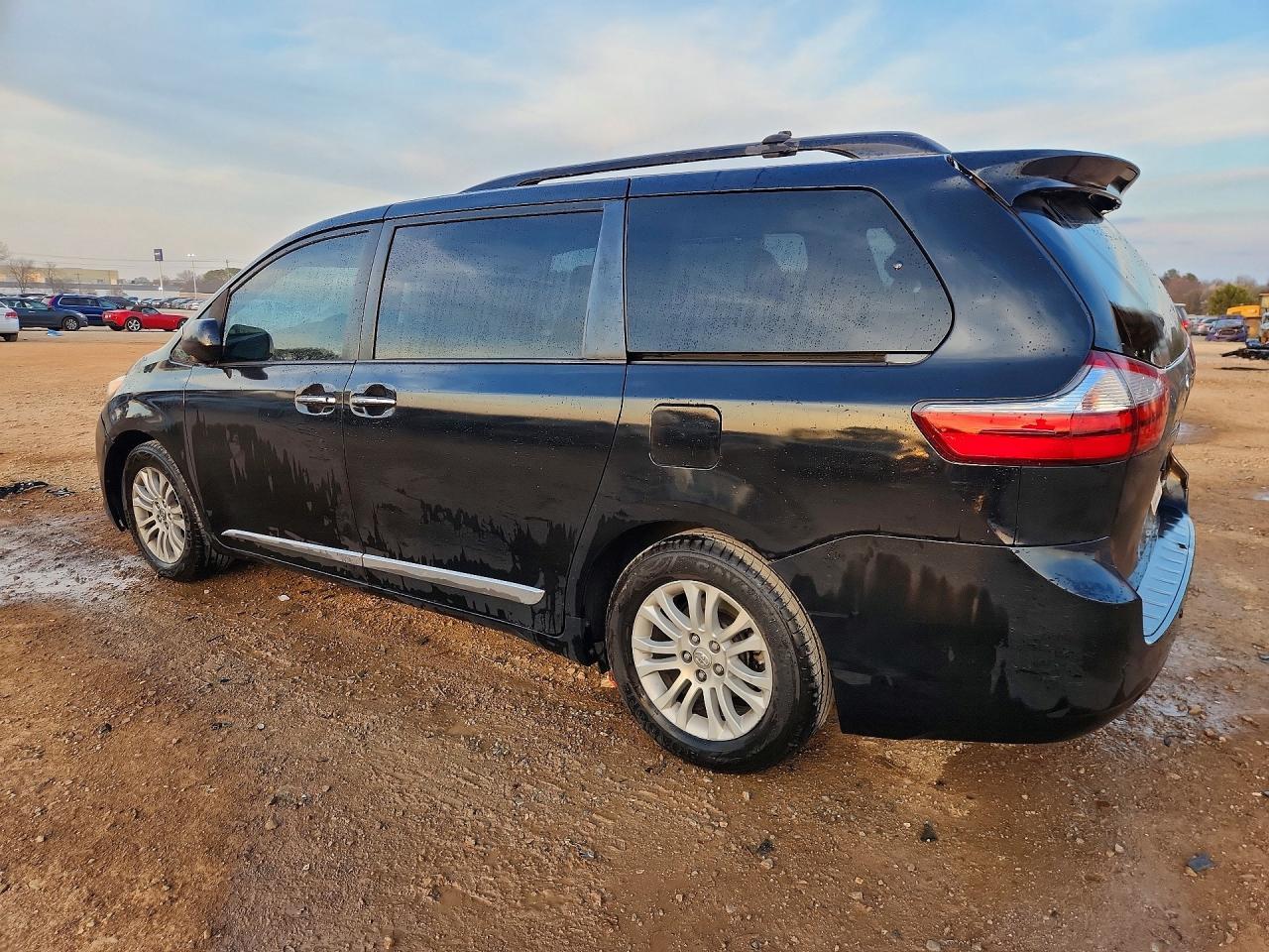 2015 TOYOTA SIENNA