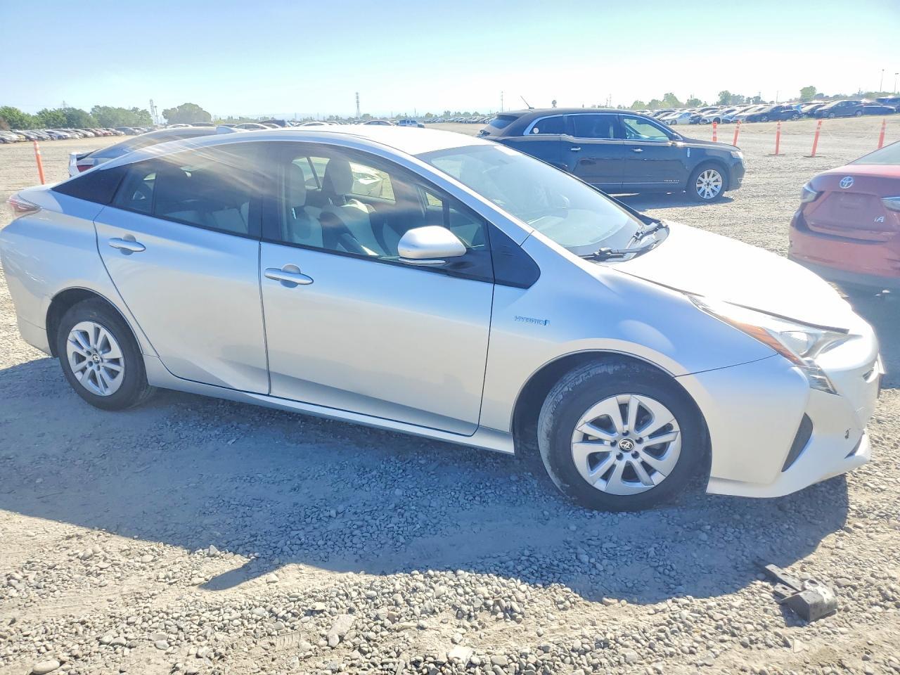 2016 TOYOTA PRIUS