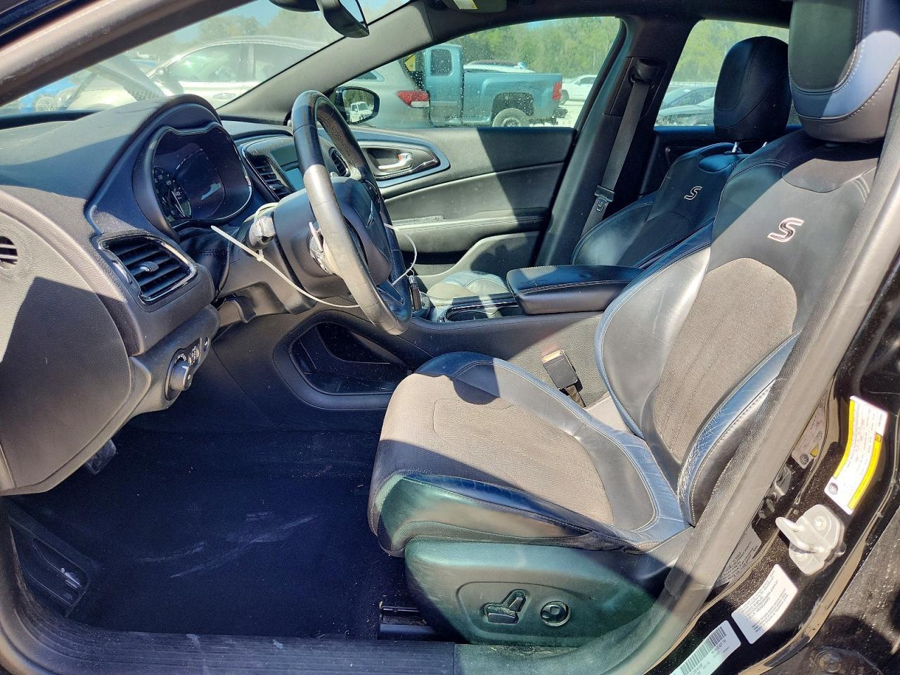 2015 CHRYSLER 200