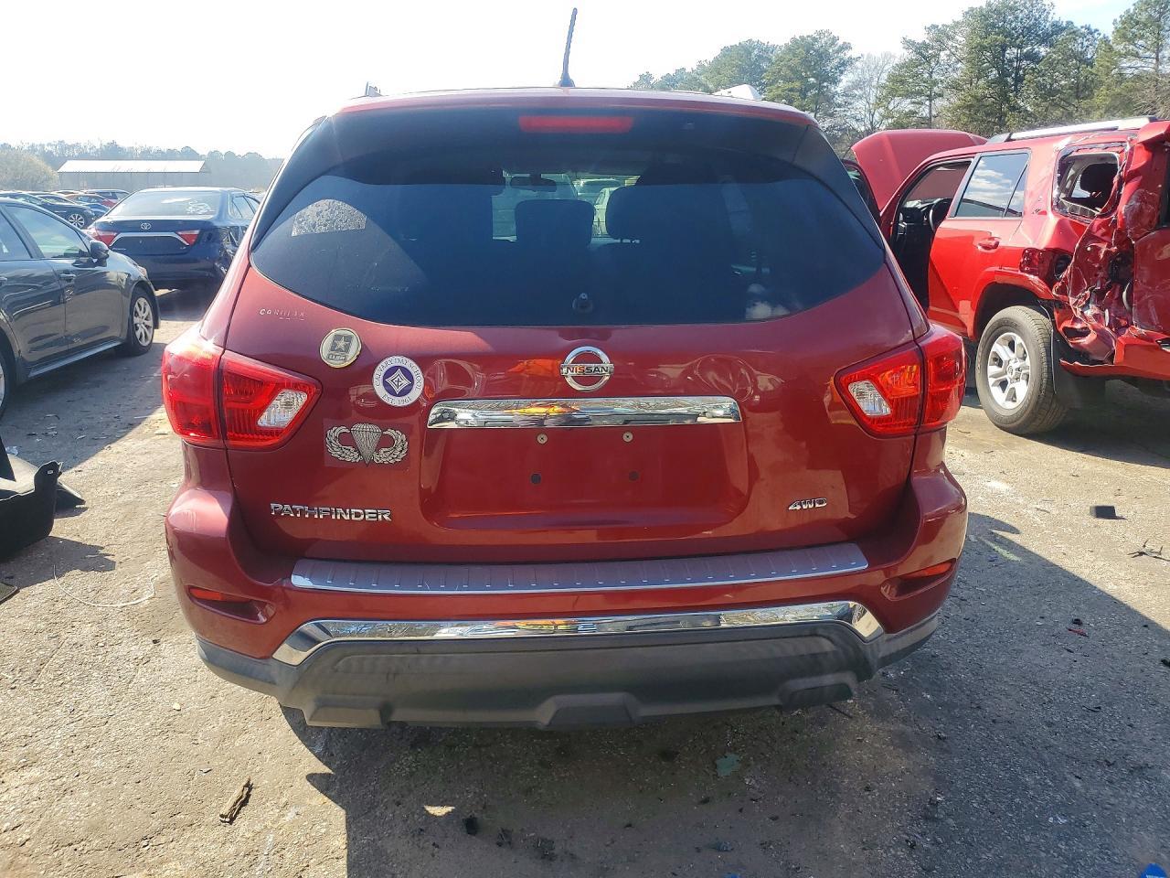 2017 NISSAN PATHFINDER