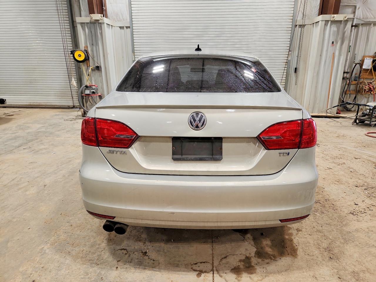 2011 VOLKSWAGEN JETTA