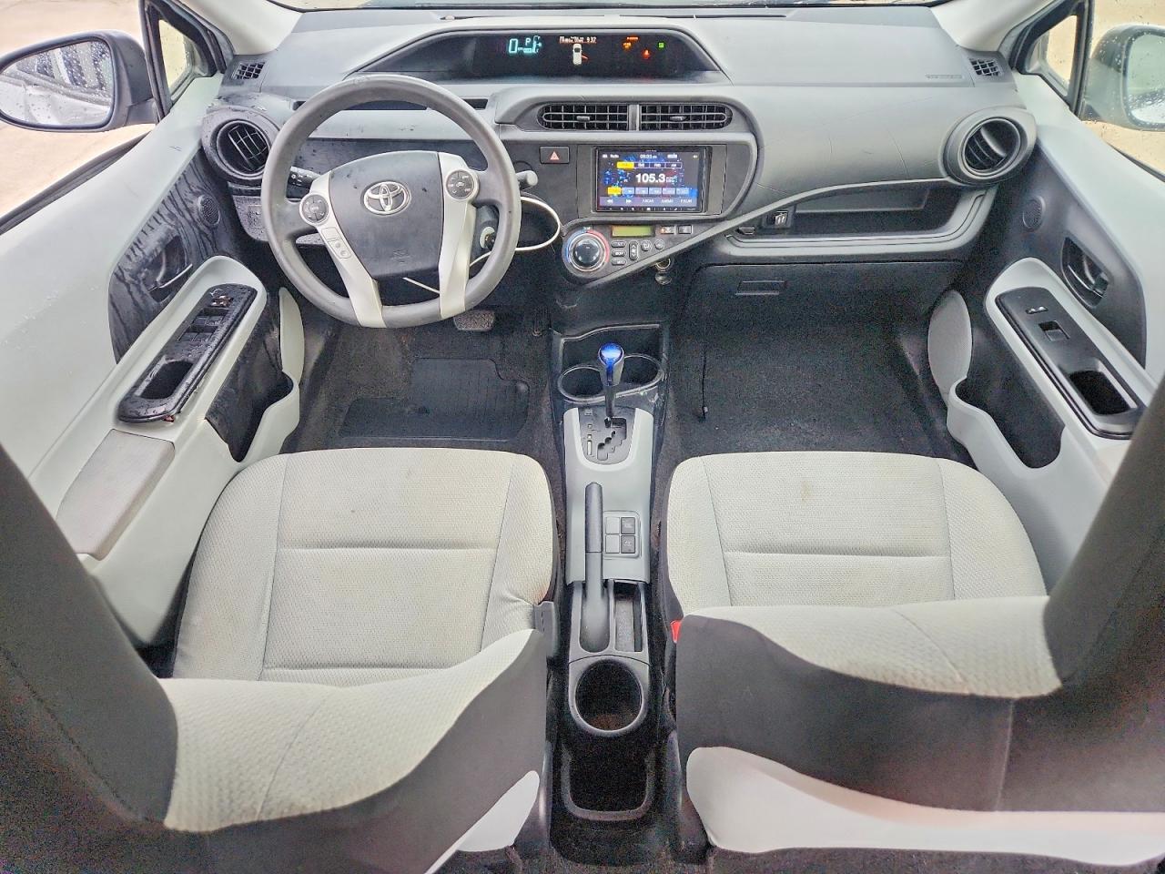 2014 TOYOTA Prius c