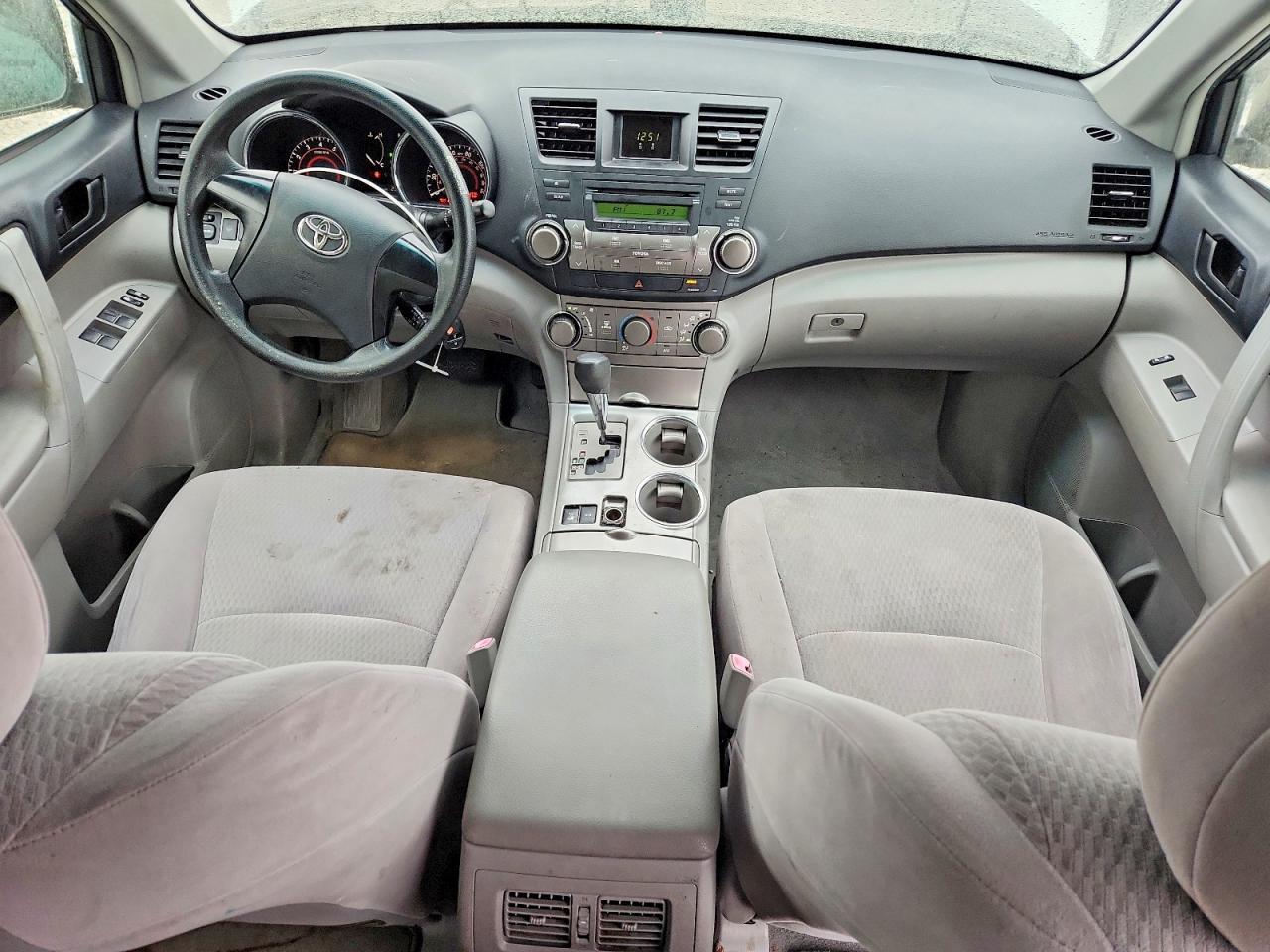 2010 TOYOTA HIGHLANDER
