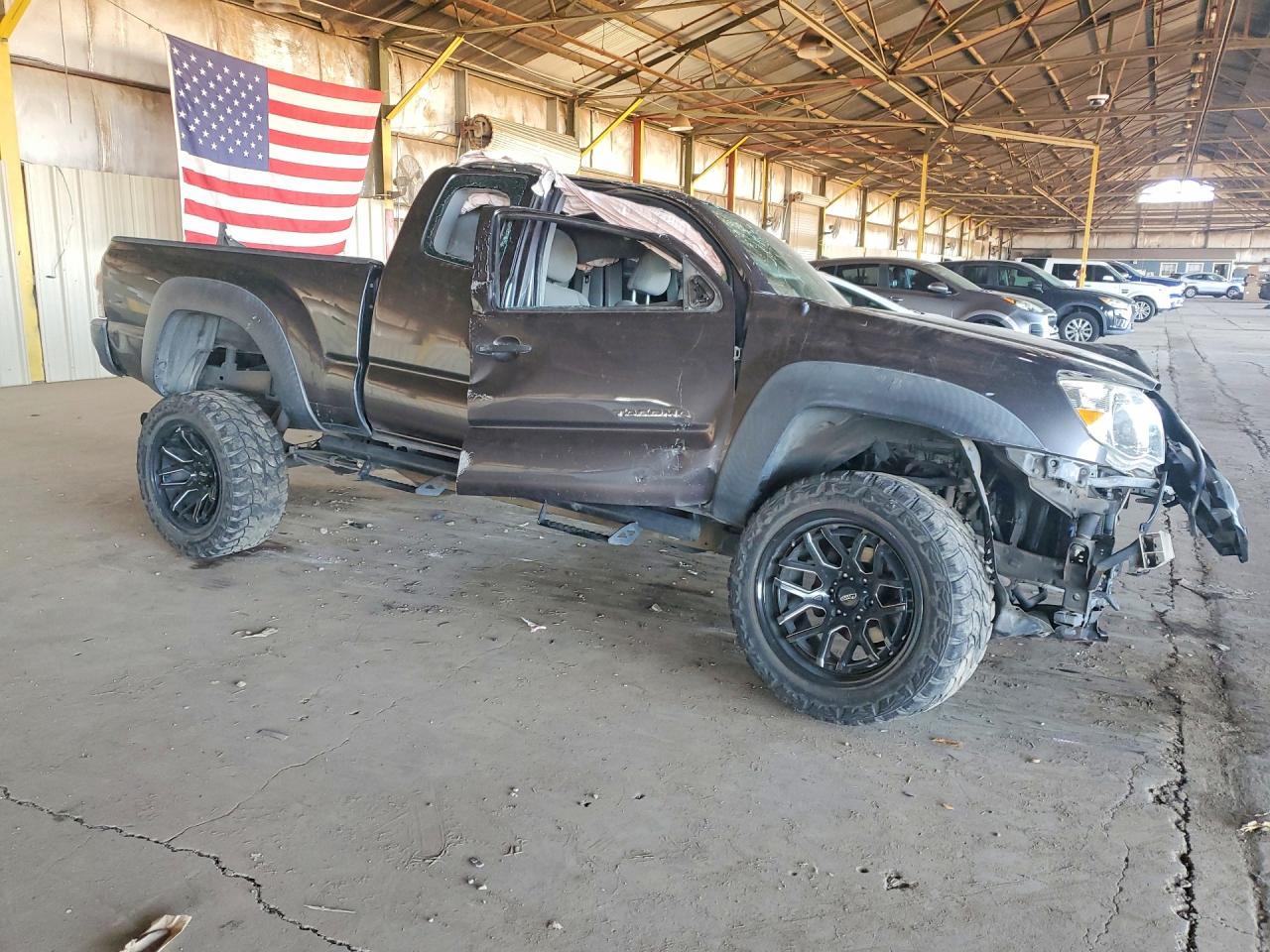 2011 TOYOTA TACOMA