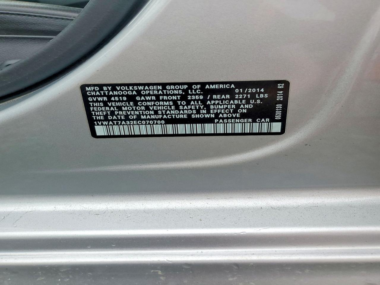 2014 VOLKSWAGEN Passat