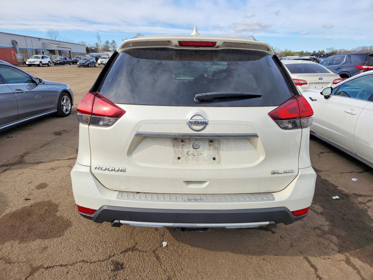 2018 NISSAN ROGUE