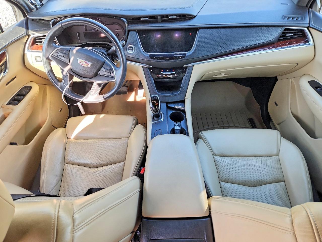 2017 CADILLAC XT5