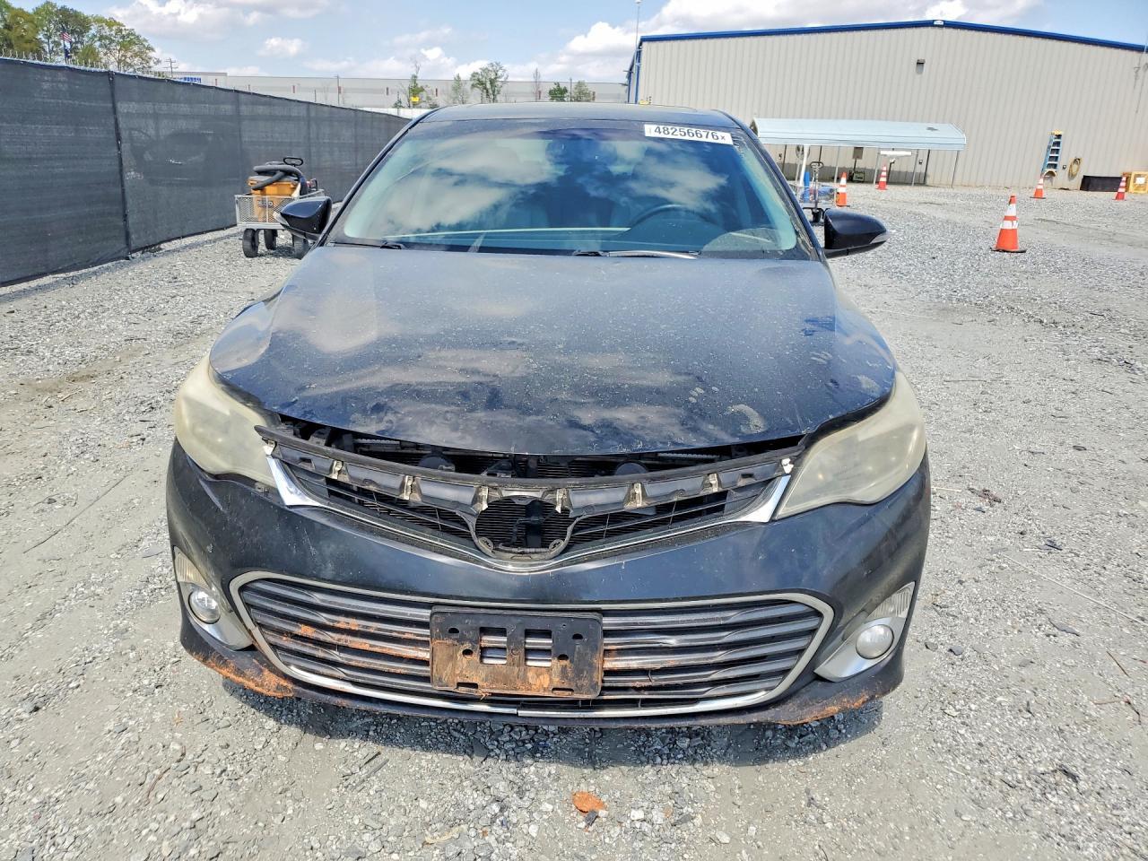 2013 TOYOTA Avalon