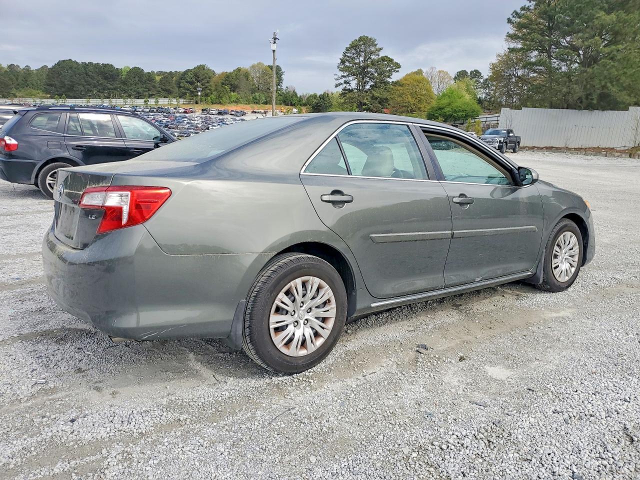 2014 TOYOTA CAMRY