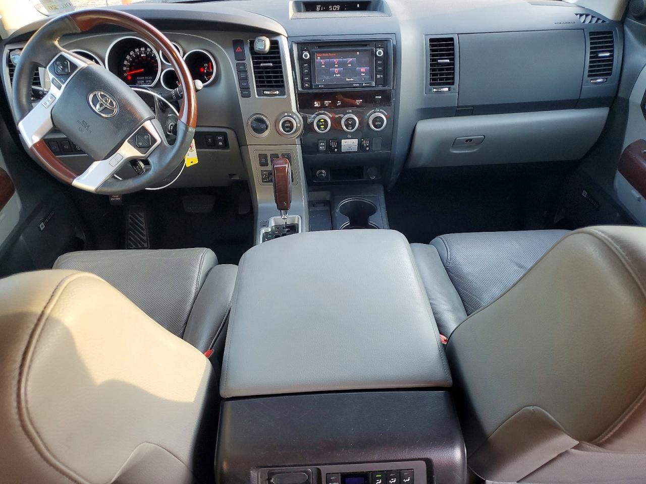 2016 TOYOTA Sequoia