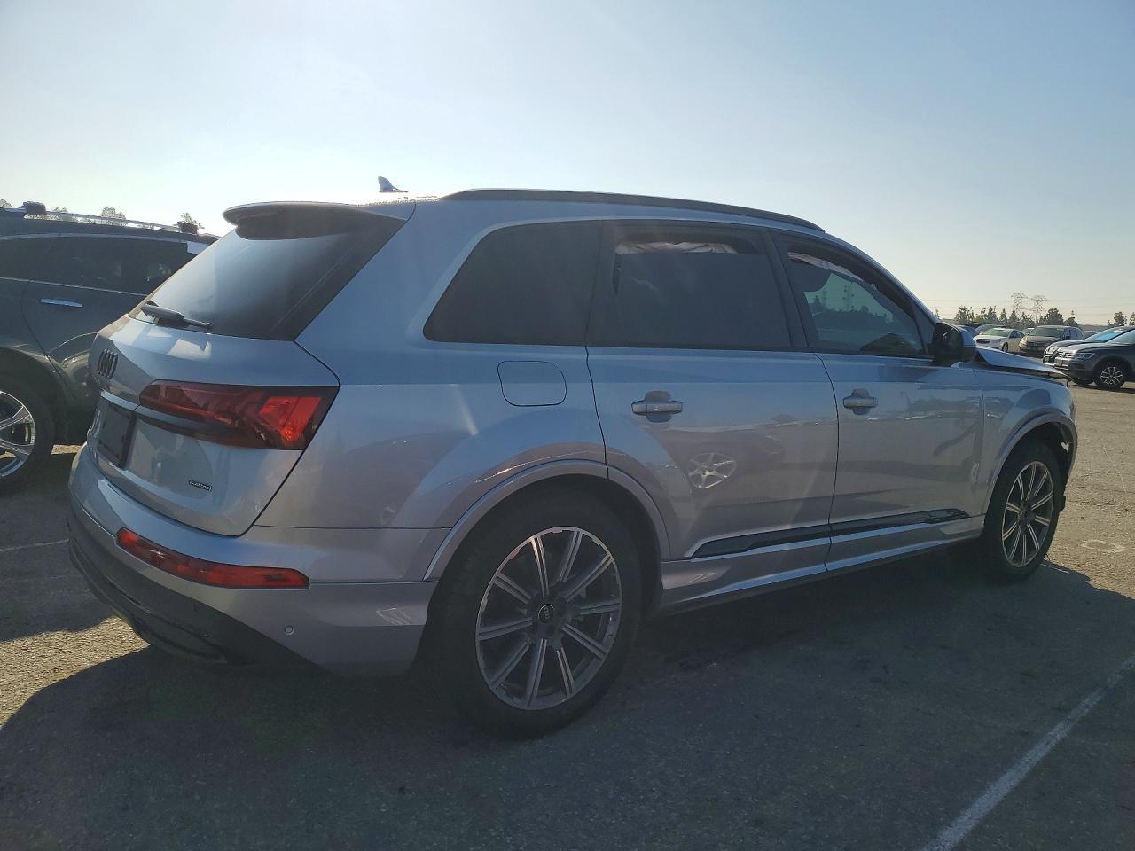 2022 AUDI Q7