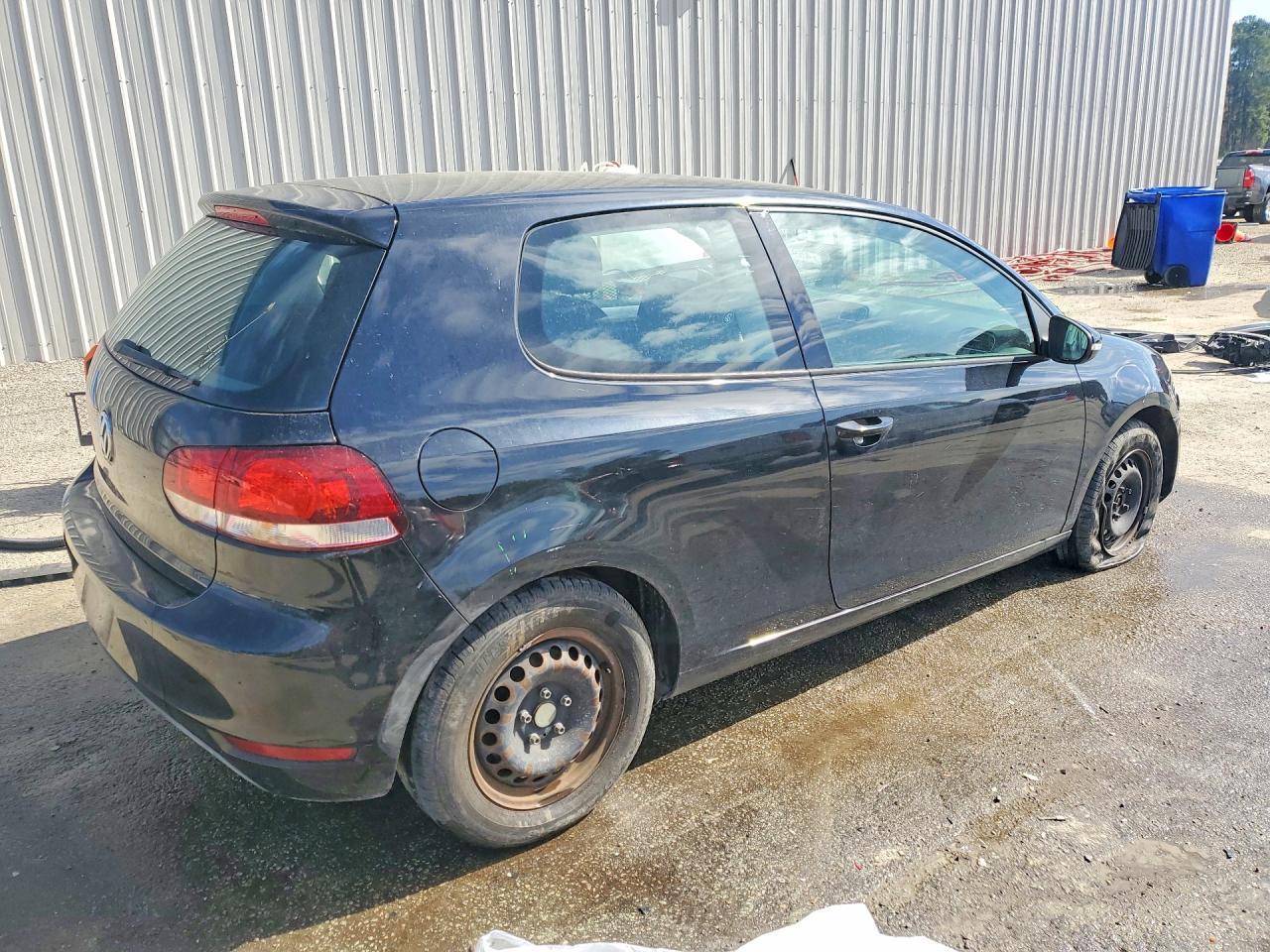 2013 VOLKSWAGEN GOLF