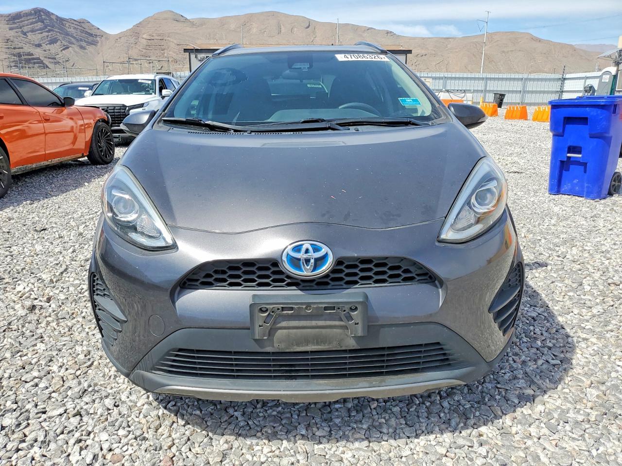 2018 TOYOTA Prius c