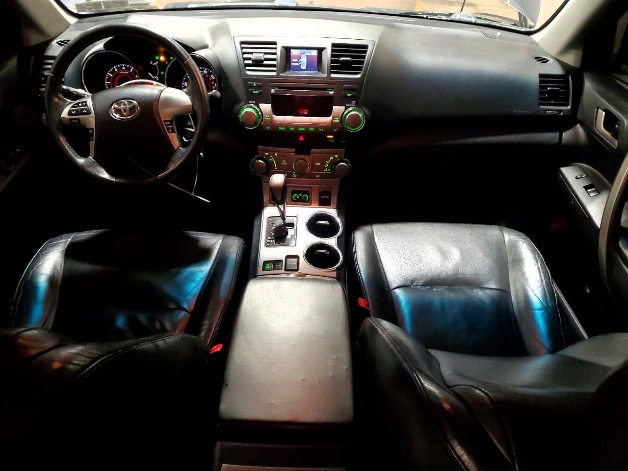 2011 TOYOTA HIGHLANDER